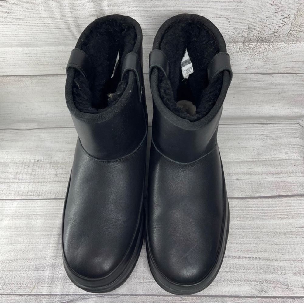 Women’s 7 UGG Classic Weather Mini Black Leather & Wool Boots - Picture 3 of 7